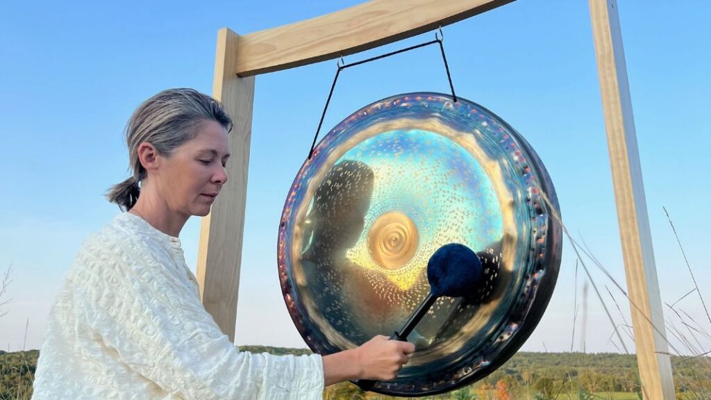 Kiko Sounds playing a gong