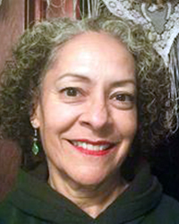 Linda González, MSW/MFA